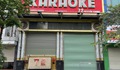 Hà Nội: Hàng loạt quán karaoke vi phạm phòng cháy bị lập rào chắn, đóng cửa