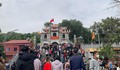 Hàng nghìn người đổ về Đền Bà Chúa Kho “vay tiền” dịp đầu năm mới
