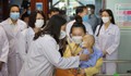 Phó Chủ tịch nước Võ Thị Ánh Xuân thăm, tặng quà các em nhỏ tại Bệnh viện Nhi Trung ương