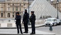 Pháp truy lùng 4 đối tượng lấy cắp nhiều báu vật Hoàng gia ở Bảo tàng Louvre