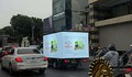 Xe tải biến thành 'biển quảng cáo di động' bị xử phạt