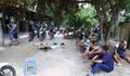Đột kích bãi đất trống, bắt giữ 8 đối tượng tham gia đá gà ăn tiền