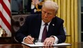 Tổng thống Trump đặt thời hạn 30 ngày cho các nhà sản xuất thuốc giảm chi phí