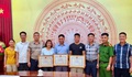 Nhân viên y tế cùng 2 người dân cứu học sinh lớp 9 đuối nước trên sông Lô