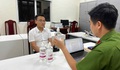 Bắt Phó Chủ tịch thị trấn ở Hà Nội vì sản xuất cồn y tế giả