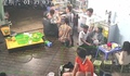 Đâm chết người vì tranh ghế ăn đêm, 'trai bản' bị bắt khi trốn trên xà nhà