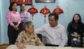 Lãnh đạo TPHCM thăm, tặng quà gia đình liệt sĩ và người có công tại Côn Đảo
