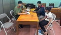 Xuống xe khách giữa đường, bé gái người Mông đi lạc gần 10 tiếng