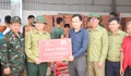 Cứu trợ đồ dùng thiết yếu cho người dân vùng lũ Điện Biên