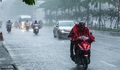 Mưa dông kéo dài từ miền Bắc vào Nam Bộ