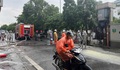 Hà Nội: Cháy cột biến thế trong mưa lớn