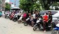 Xe ôm 0 đồng chở người dân đi xem Triển lãm Quốc gia: 'Em ơi, xe đây!'