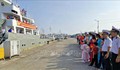 Hai tàu Hải quân khởi hành mang quà Tết đến Nhà giàn DK1 và các tàu trực trên biển