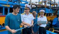 Hải quân làm điểm tựa vững chắc tiếp sức ngư dân vươn khơi, bám biển