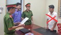 Chống đối hiệu lệnh CSGT, tài xế ô tô bị khởi tố
