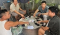 Công an bắt 9 đối tượng đánh bạc bằng hình thức 'tiến lên' và 'xóc đĩa'  