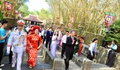 Hàng nghìn người dân và du khách đến dâng hương tại Đền Tưởng niệm các Vua Hùng ở TPHCM