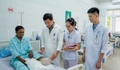 Người đàn ông bị lưỡi máy cắt cỏ văng trúng đứt lìa bàn chân