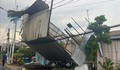 Dông lốc làm sập và tốc mái 47 căn nhà ở Đồng Tháp