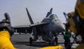 Tiêm kích F/A-18 Super Hornet Mỹ vô hiệu hóa tàu Iran vượt phong tỏa