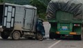 Đâm vào xe đầu kéo dừng bên đường, hai vợ chồng thương vong