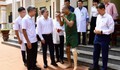 Nụ cười người thương binh trong ngày nhận chiếc chân giả mới