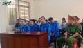 Vác vũ khí tấn công đối thủ kinh hoàng giữa phố vì cay cú chuyện bạn gái bị đe dọa