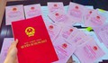 Mất luôn miếng đất vì thuê người quen làm sổ đỏ