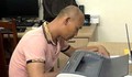 Phẫn nộ gã đàn ông đi xe máy dâm ô 2 bé gái