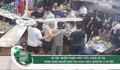 Nhóm côn đồ trêu ghẹo cô gái, hành hung bạn trai trong quán ăn khiến nhiều người phẫn nộ