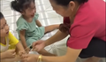 Giáo viên Trường Mầm non Lá Xanh khai gì về hành vi bắn dây thun vào chân 2 trẻ nhỏ?