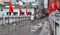 Hà Nội: Nhiều điểm ngập sâu, rác thải lênh láng trên đường