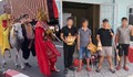 Sự thật phía sau nhóm 'thầy trò Đường Tăng' cưỡi ngựa, đi giữa làn ô tô ở TPHCM