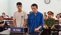 'Ngứa mắt' nhóm người đi xe ngược chiều, hai kẻ hung hãn cầm vỏ chai bia ném thẳng vào mặt