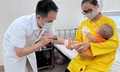 Trẻ mắc tay ch&#226;n miệng c&#243; những biểu hiệu n&#224;y, cha mẹ cần đưa ngay đến bệnh viện