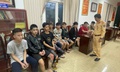 Nhóm thanh thiếu niên mang theo dao, súng ná cao su 'diễu phố'