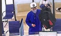 Xôn xao clip người đàn ông bịt khẩu trang dùng dao khống chế nữ nhân viên cướp ngân hàng