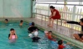 Dạy bơi - Nghề 'hái ra tiền' mùa hè, thu nhập tiền triệu mỗi ngày
