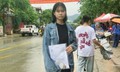 Cha qua đời trước ngày thi vài tiếng, nữ sinh đeo khăn trắng đi thi khiến ai cũng nghẹn lòng
