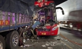 Xe khách va chạm ô tô tải trên đường tránh Huế, 1 người chết, nhiều người bị thương