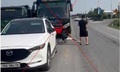 Tạm giữ hình sự chủ nhà xe chèn ép, bò trước đầu xe đối thủ để giành tuyến chở khách