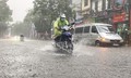Miền Bắc mưa dông kèm oi nóng