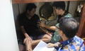 T&#224;u hải qu&#226;n vượt s&#243;ng lớn đưa 2 ngư d&#226;n bị bệnh nặng tr&#234;n biển v&#224;o đất liền