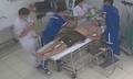 Video ‘thần tốc’ &#233;p tim cứu người ngưng tim, ngưng thở tr&#234;n b&#227;i biển Nha Trang