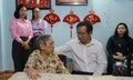 Lãnh đạo TPHCM thăm, tặng quà gia đình liệt sĩ và người có công tại Côn Đảo