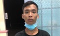 Đang ngồi tâm sự với bạn gái thì bị cướp tấn công