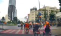 Xử phạt 10 người mặc áo cam chạy Vespa vượt đèn đỏ ở trung tâm TPHCM