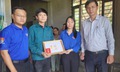 Tặng huy hiệu Tuổi trẻ dũng cảm cho 2 đoàn viên cứu người đuối nước