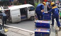 Ô tô bất ngờ ‘sụt hố’ trên phố Đội Cấn, Hà Nội