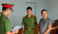 Bắt gã đàn ông liên tục hành hạ con đẻ rồi quay clip gửi cho vợ